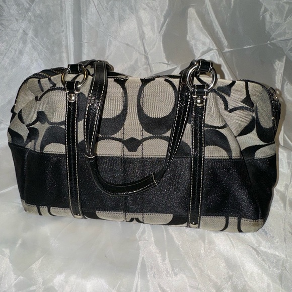 Coach shoulder bag - Picture 2 of 16